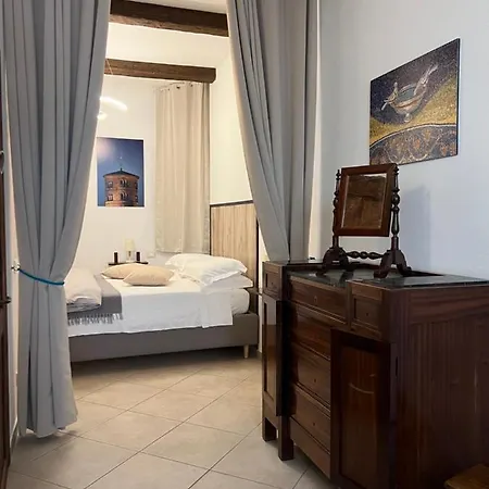 Pascoli 21/a Apartman *