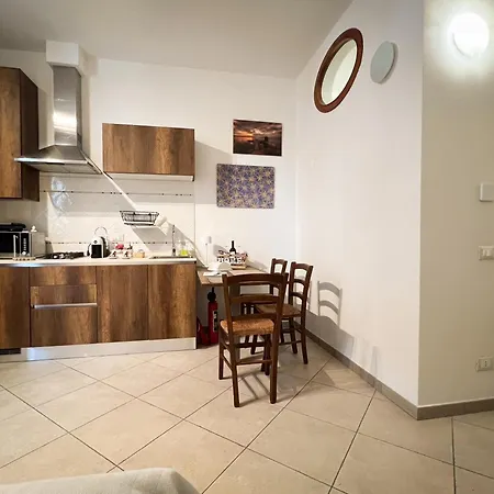 Pascoli 21/a Apartman *